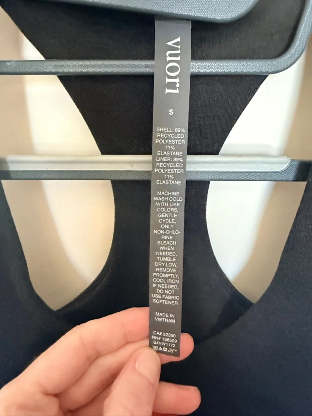 NWT Vuori Halo Performance Crop Tank 2.0 | Heather Black | Small - Picture 4 of 8